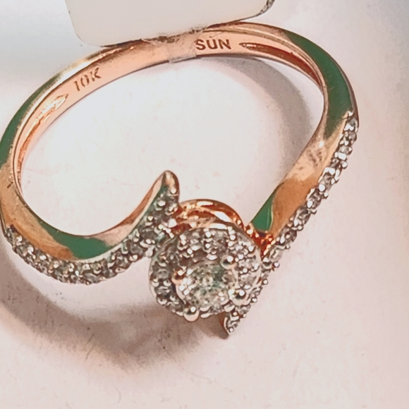 10k Rose Gold Diamond Ring